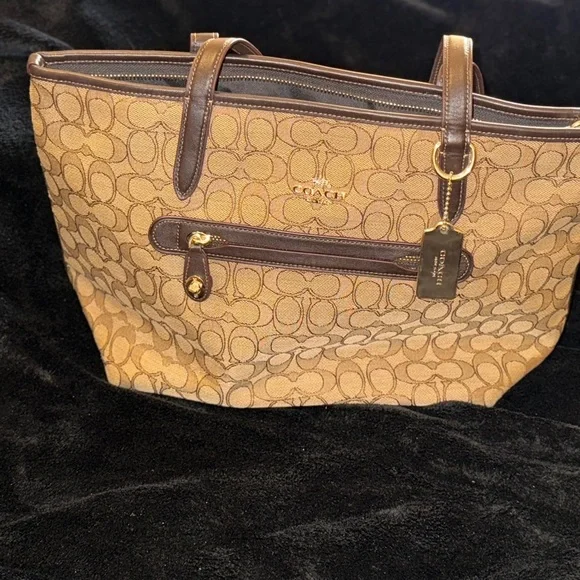 COACH Taylor Tote Bag in Signature Khaki Brown 100% authentic! - Picture 5 of 15